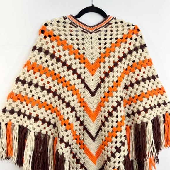 Vintage boho beige orange brown crochet knit fringe open knit poncho sweater - Picture 6 of 12